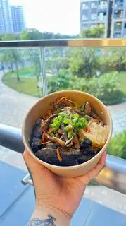 Hình ảnh Mì gà H'Mông hầm nấm
