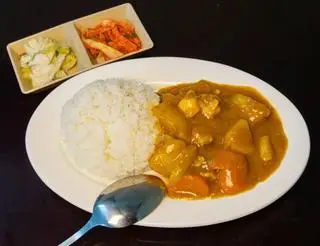 Hình ảnh Cơm cà ri gà đậm vị