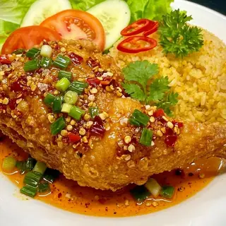 Hình ảnh Cơm gà ĐÙI GÓC TƯ (xốt muối ớt)