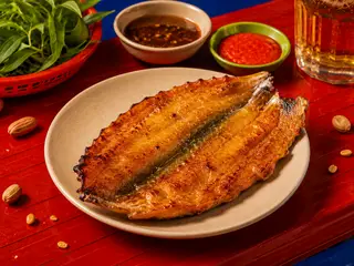 Hình ảnh Khô cá mối tẩm ngọt nướng than