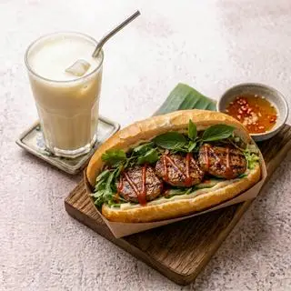 Hình ảnh Bánh mì thịt nướng+ sữa đậu
