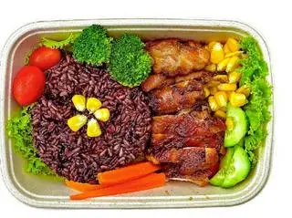 Hình ảnh cơm gạo lứt thịt cốt lết sốt teriyaki + món phụ 