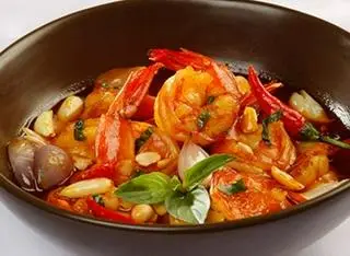 Hình ảnh Cơm niêu tôm kho tộ + 1 nước tự chọn