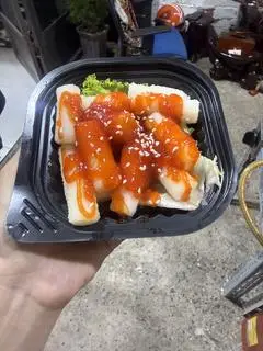 Hình ảnh Tokbokki truyền thống sốt ngọt