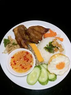 Hình ảnh Combo 2: 1 Cơm Tấm Ba chỉ, bì, chả trứng, ốp la kèm 1 trà Tắc