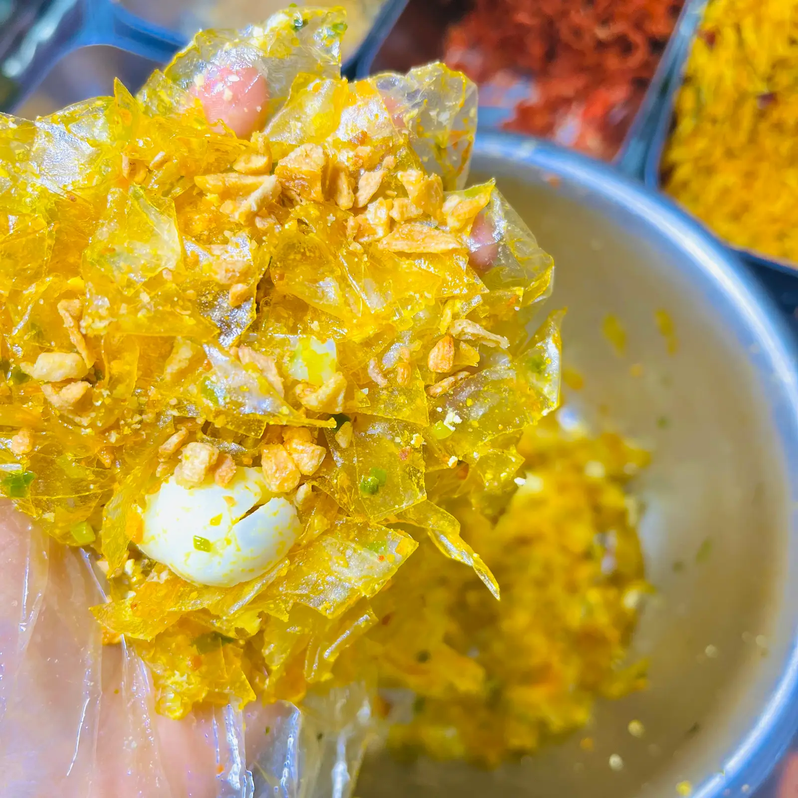 Hình ảnh Phơi sương mỡ hành tỏi - trứng