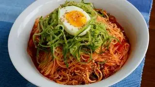 Hình ảnh Mì lạnh trộn cay