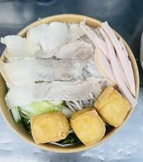 Hình ảnh Bún nước tương thịt chả đậu 