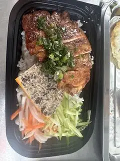 Hình ảnh cơm sườn chả 