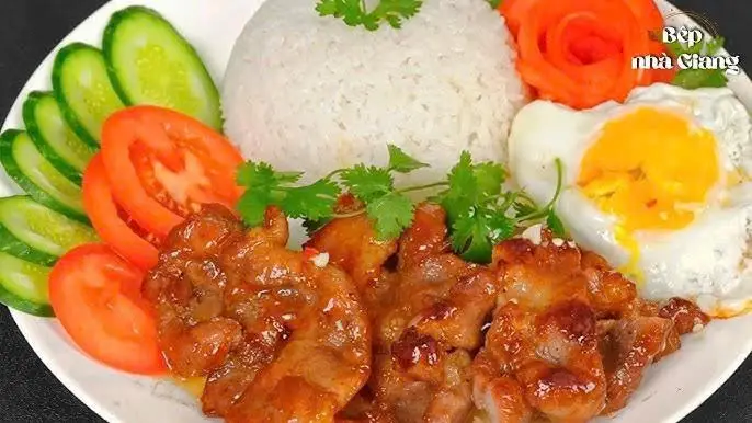 Hình ảnh Cơm sườn cốt lết ram