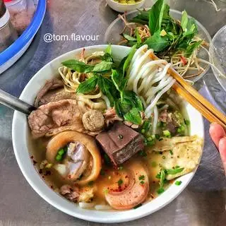 Hình ảnh Bún bò Huế không móng