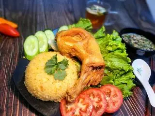 Hình ảnh Cơm gà xối mỡ Đùi nhỏ