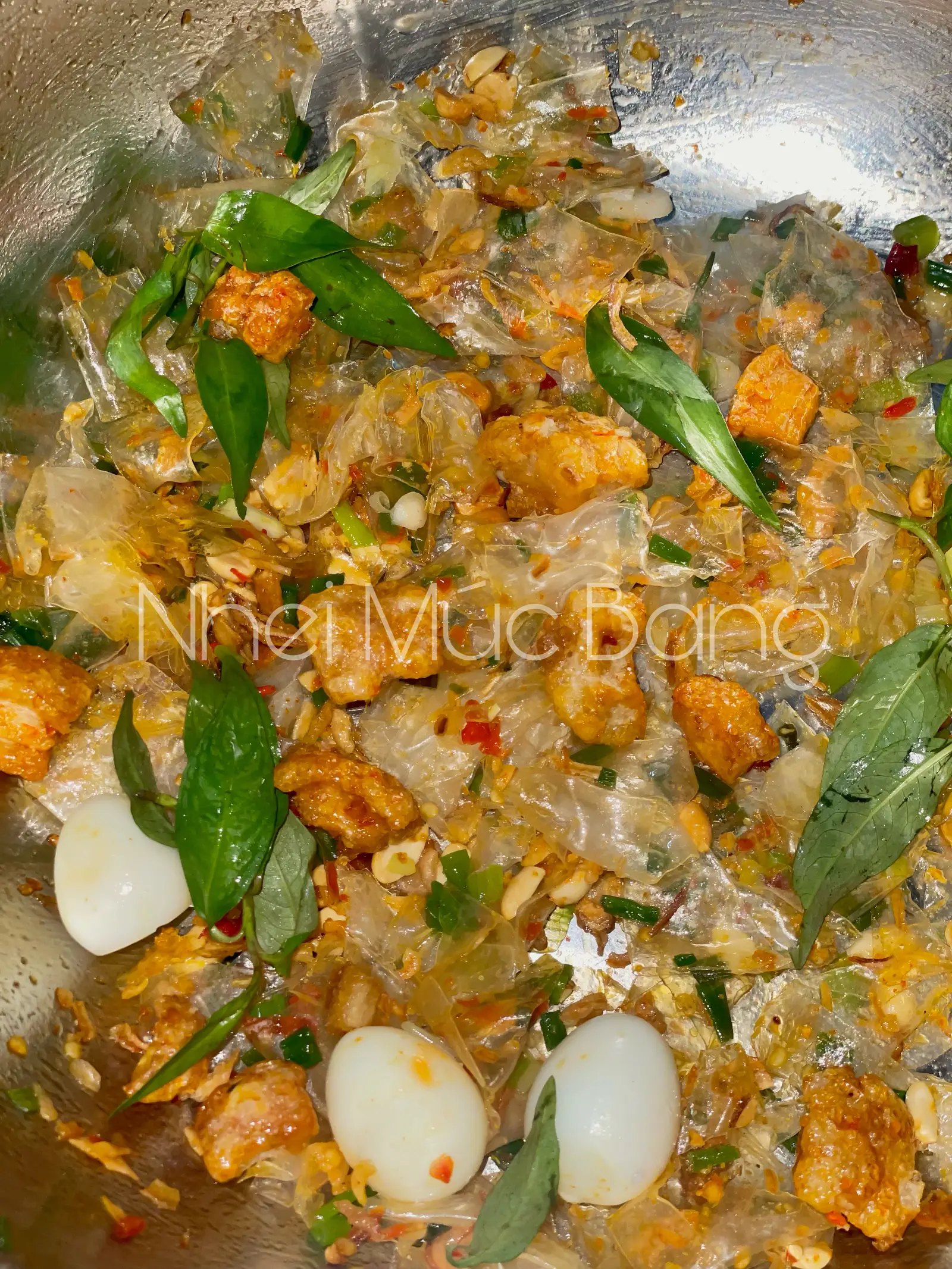 Hình ảnh Bánh tráng trộn mỡ hành tóp 