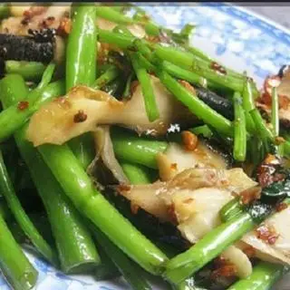 Hình ảnh Ốc giấy xào rau muống