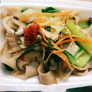 Hình ảnh phở trộn nấm xào chay 