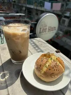 Hình ảnh Bánh mì bơ tỏi phomai mini