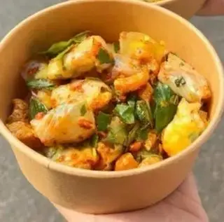 Hình ảnh Cuộn trứng chín lắc mỡ hành