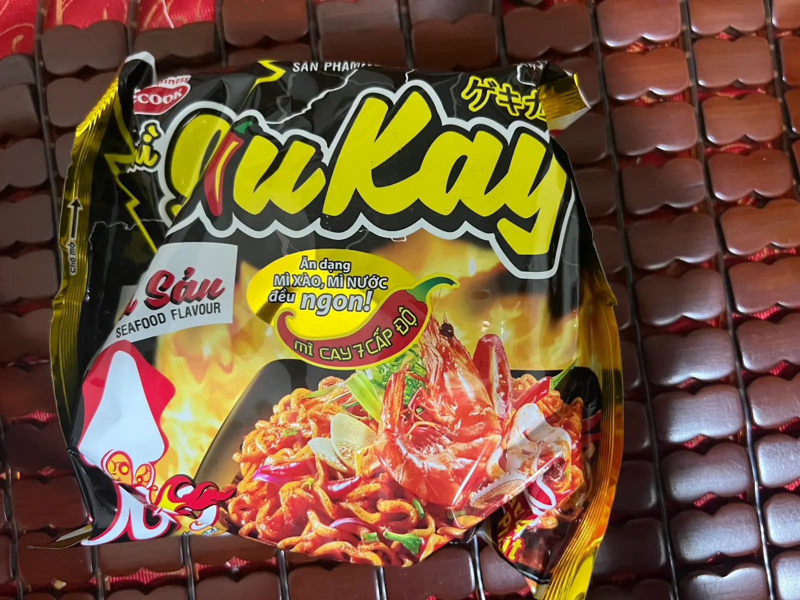 Hình ảnh MÌ SIU CAY TRỨNG  