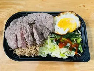 Hình ảnh Mì xào trứng bò bít tết - 100g