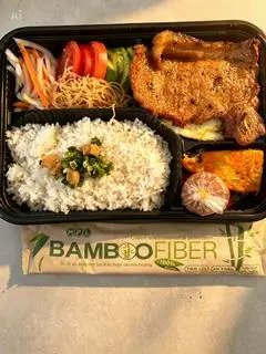 Hình ảnh Sườn + bì + trứng ốp la