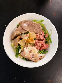 Hình ảnh Phở đầy đủ