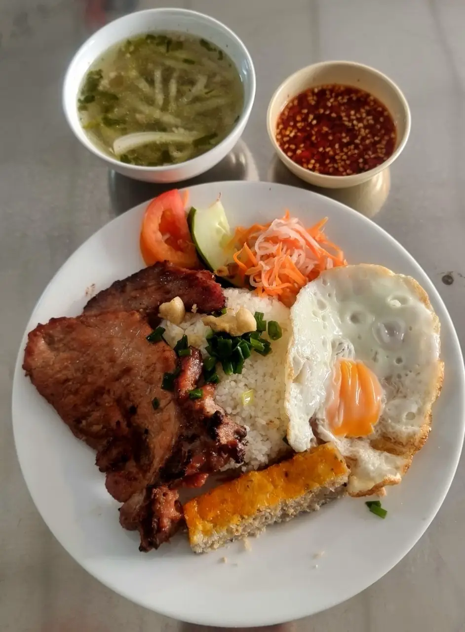 Hình ảnh Cơm Sườn Chả