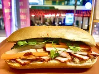 Hình ảnh Bánh mì Patê , xá xíu , ruốc 