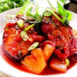 Hình ảnh Cơm Cá Thu Ngừ Sốt Cà Chua Thơm Ngon
