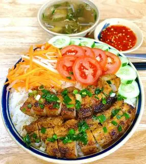 Hình ảnh Cơm Tấm Ba Rọi Nướng Muối Ớt