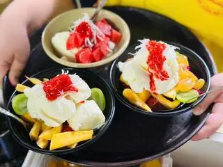 Hình ảnh Sữa chua trân châu hoa quả