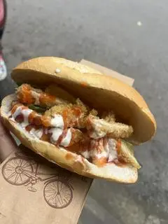 Hình ảnh Bánh mì khoai gà