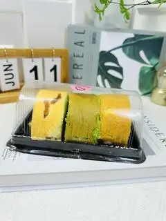 Hình ảnh Bánh bông lan cuộn size vừa 
