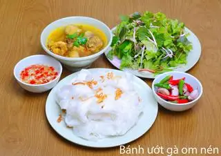 Hình ảnh Bánh ướt gà om củ ném - tô lớn