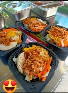 Hình ảnh xôi mặn đặc biệt siêu ngon thập cẩm chả ngon nhà làm
