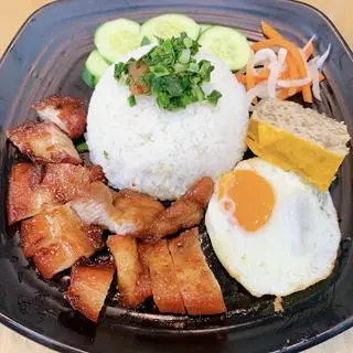 Hình ảnh Cơm tấm Nạc Giòn Chả Trứng