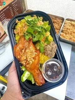 Hình ảnh Xôi đùi gà xối mỡ