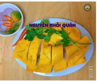 Hình ảnh Gà Ủ Muối 1/2 Con( Hâm Nóng) kèm muối tiêu ,quất ớt