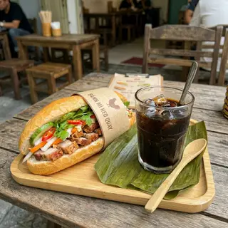 Hình ảnh Bánh Mì+ Cà Phê Đen Đá 