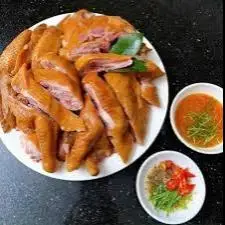 Hình ảnh Gà Hun Khói 1/2 ( ăn nóng )tặng 1 hũ sốt chấm 