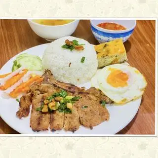 Hình ảnh Cơm Tấm Sườn, Chả, Ốp La