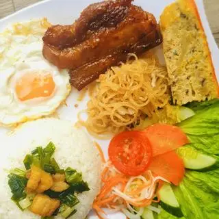 Hình ảnh Cơm tấm ba rọi bì chả trứng ốp la