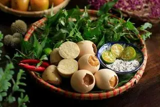 Hình ảnh Trứng gà nướng muối tiêu