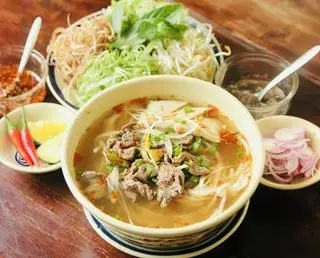 Hình ảnh Bò Tái + Chả Huế