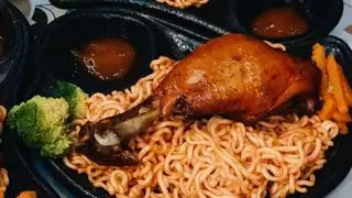 Hình ảnh Mì xào gà