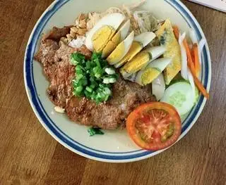 Hình ảnh Cơm sườn trứng khìa