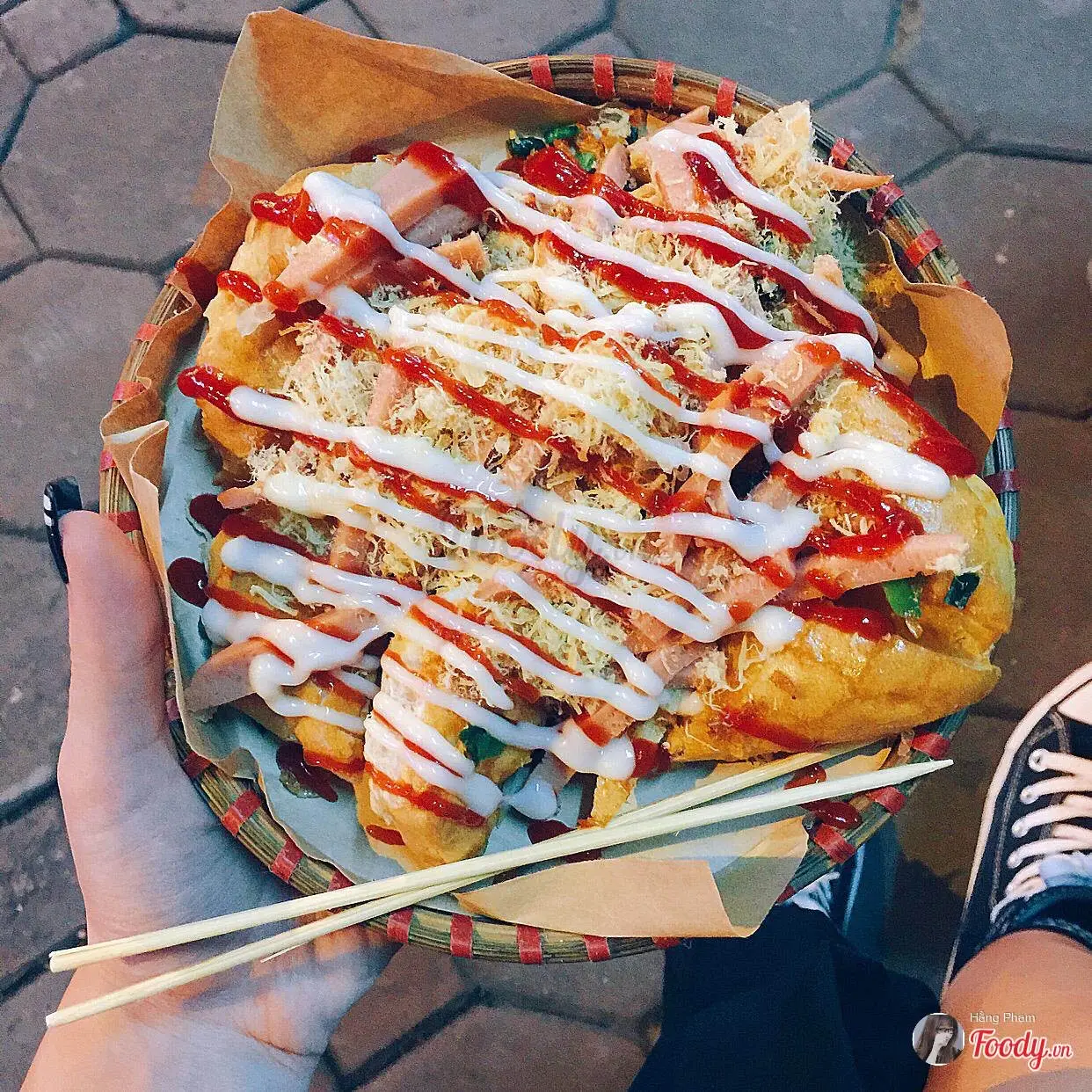 Hình ảnh Combo 2 Bánh Mì Nướng Muối Ớt + 2 Bánh Cá Nhân Socola