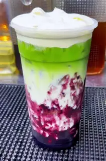 Hình ảnh Matcha latte việt quất