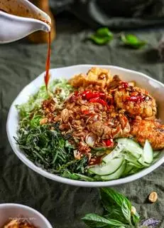 Hình ảnh Bún Heo Quay Chiên Chay
