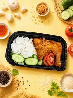 Hình ảnh Cơm Đùi Gà Xối Mỡ Mắm Tỏi