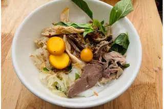 Hình ảnh bánh ướt lòng gà - trứng non